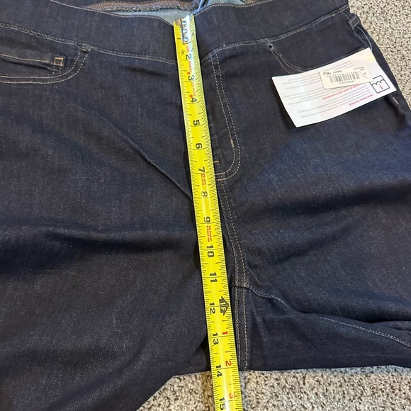 AMAZON ESSENTIALS Plus Size 18W Dark Jegging Jeans NWT - Picture 12 of 12